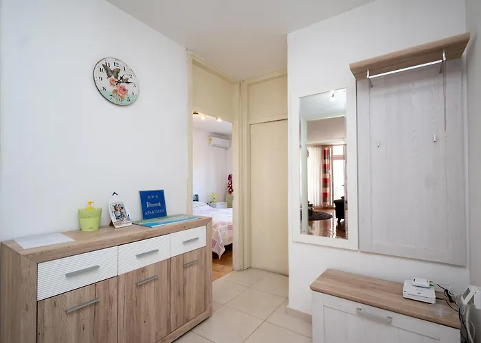 Apartamento With Wifi - 23530 *